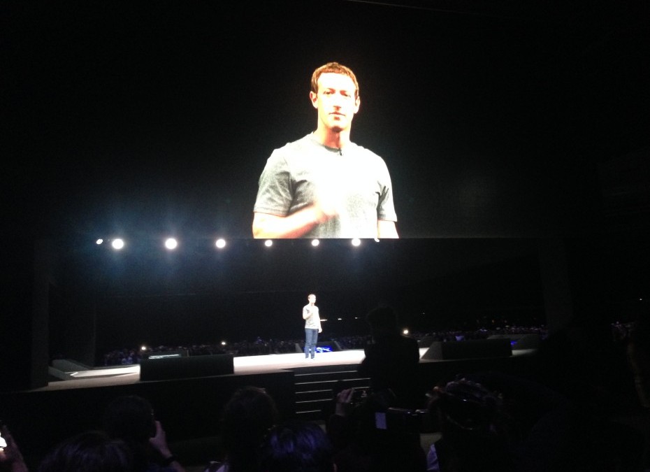 Facebook’s Zuckerberg appears at Samsung event to talk VR, confirms Minecraft is coming to Oculus