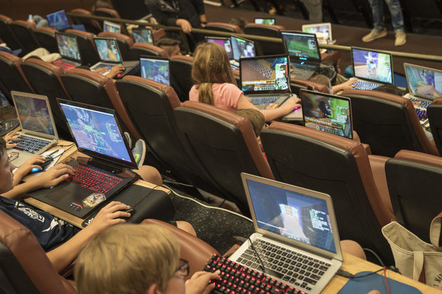 9 Ohio video gamers win $15k in Super League Minecraft championship