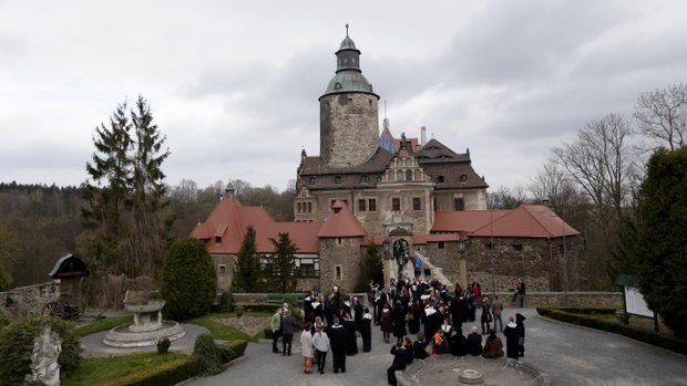 Wizardry fans play Harry Potter-like game at Polish castle