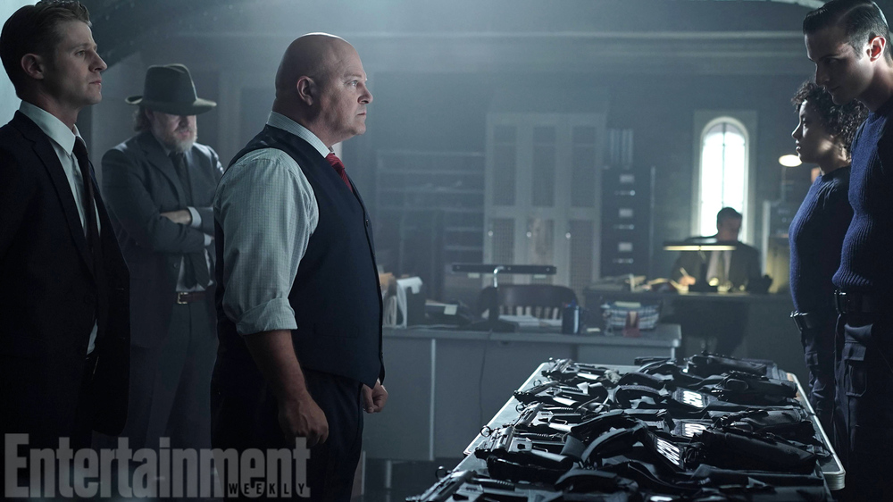 First Look at Michael Chiklis In Gotham as Captain Nathaniel Barnes