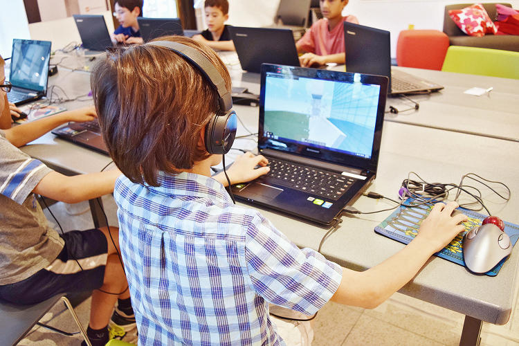 Why video game Minecraft is a learning aid for schools